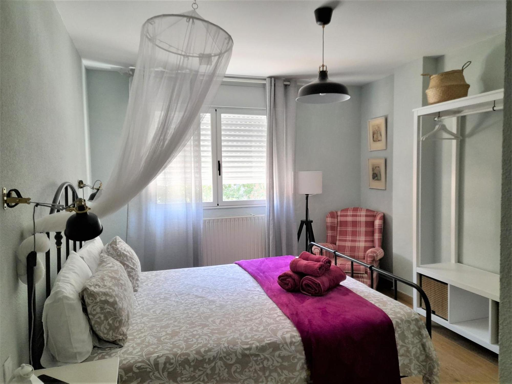 Logrocity Puerta Del Ebro Parking Privado Gratis Logrono Bagian luar foto