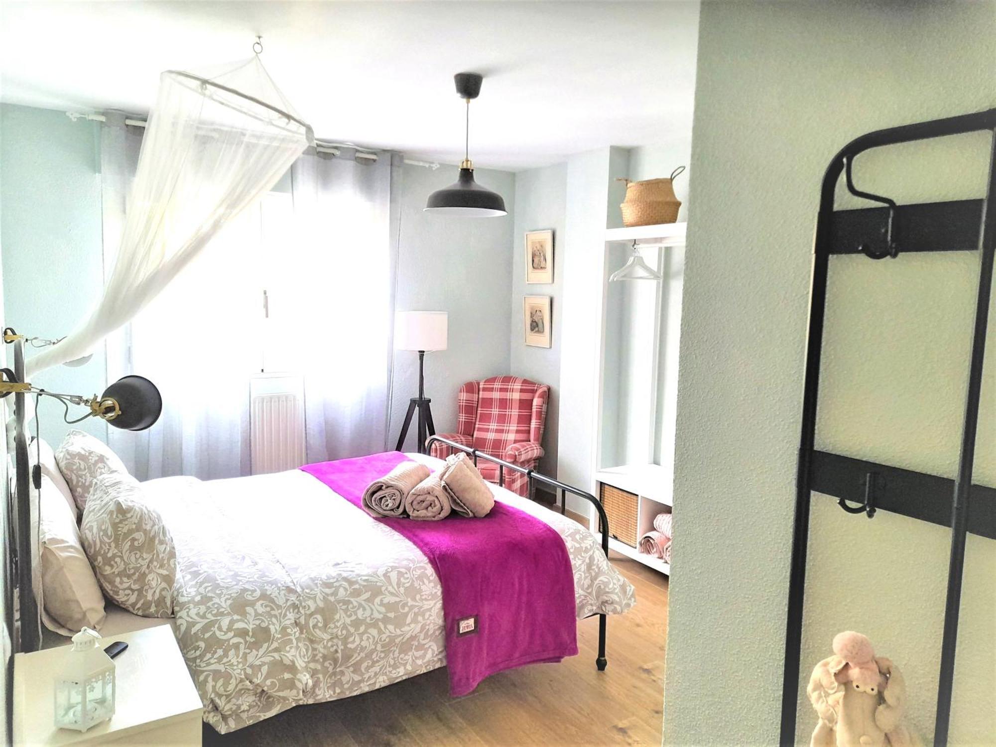 Logrocity Puerta Del Ebro Parking Privado Gratis Logrono Bagian luar foto