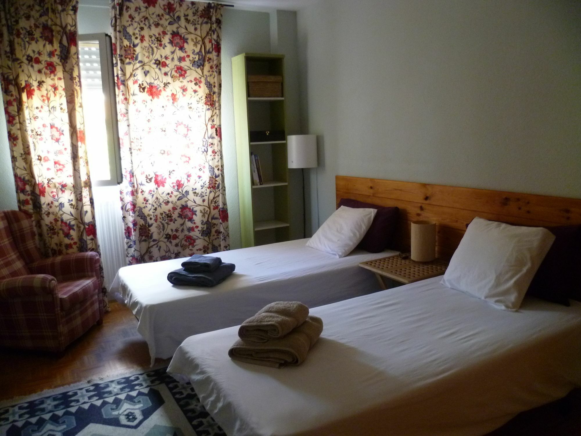 Logrocity Puerta Del Ebro Parking Privado Gratis Logrono Bagian luar foto